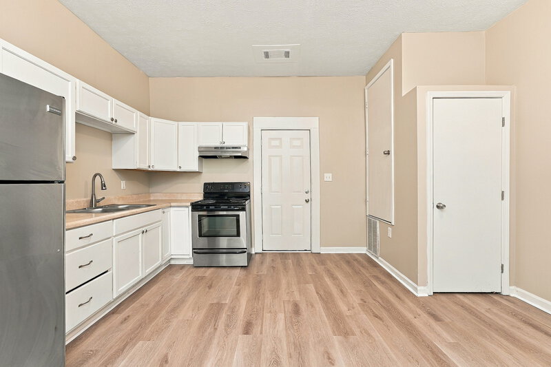 1,490/Mo, 6129 Sorrell St NE Covington, GA 30014 Kitchen View