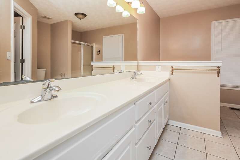 2,355/Mo, 710 Maggie Mae Lane Lawrenceville, GA 30045 Main Bathroom View