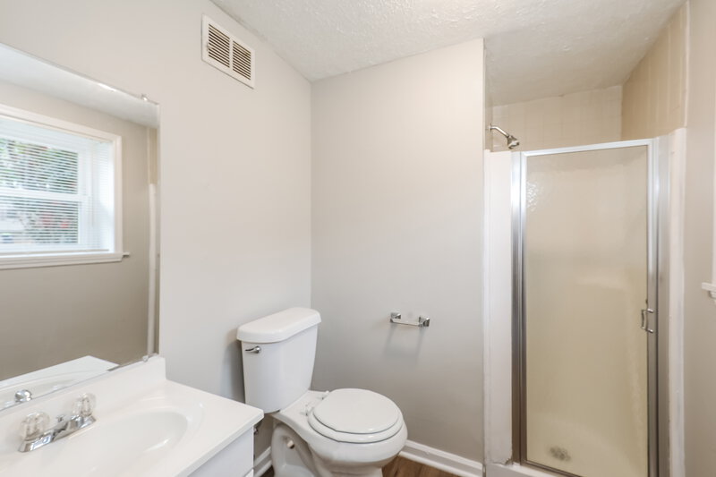 2,450/Mo, 2796 Kathie Lane Ellenwood, GA 30294 Main Bathroom View