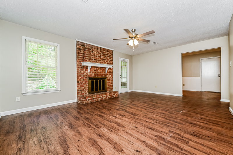 1,790/Mo, 1161 Salisbury Trl Riverdale, GA 30296 Living Room View