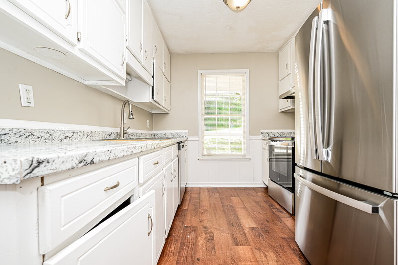1,790/Mo, 1161 Salisbury Trl Riverdale, GA 30296 Kitchen View