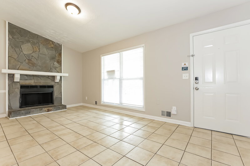 2,630/Mo, 4172 Summer Place Snellville, GA 30039 Living Room View