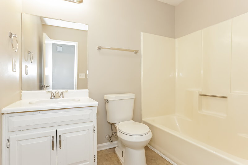 2,630/Mo, 4172 Summer Place Snellville, GA 30039 Bathroom View