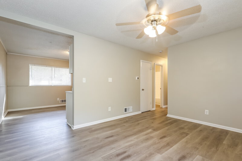 1,395/Mo, 8270 Attleboro Drive Jonesboro, GA 30238 Living Room View 2