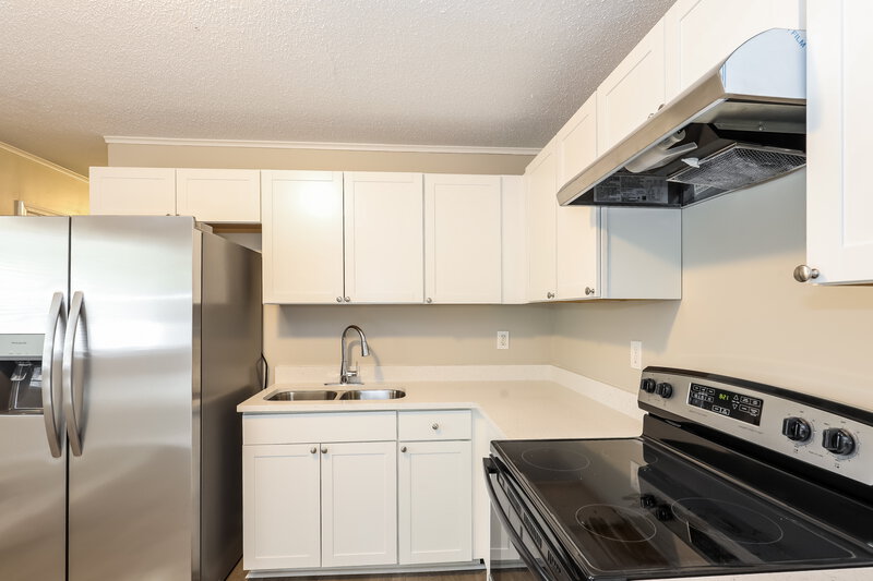 1,395/Mo, 8270 Attleboro Drive Jonesboro, GA 30238 Kitchen View