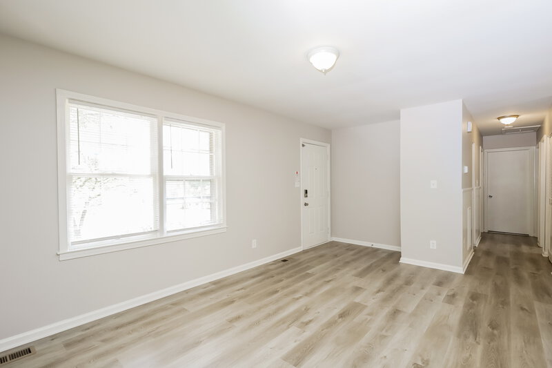 2,200/Mo, 1556 Wren Road Jonesboro, GA 30238 Living Room View