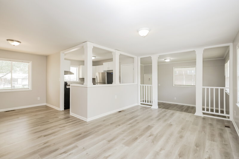 2,200/Mo, 1556 Wren Road Jonesboro, GA 30238 Living Room View 3