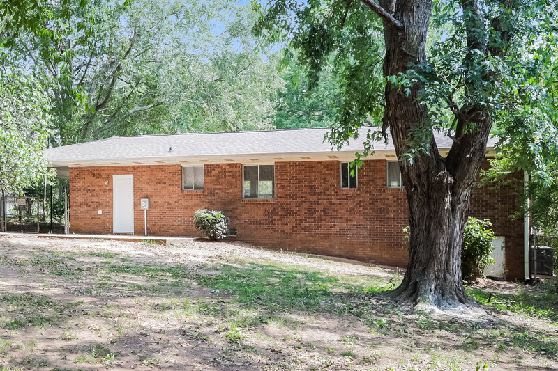 2,200/Mo, 1556 Wren Road Jonesboro, GA 30238 Rear View