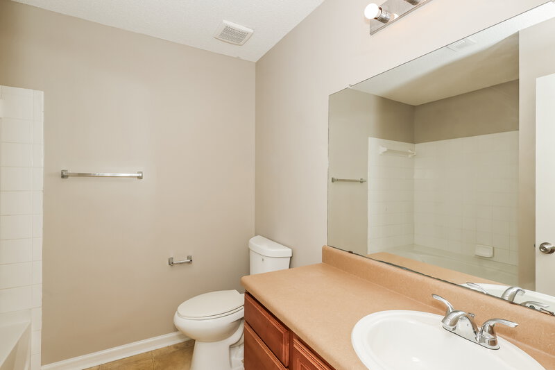 1,700/Mo, 1462 Riverrock Ct Riverdale, GA 30296 Main Bathroom View
