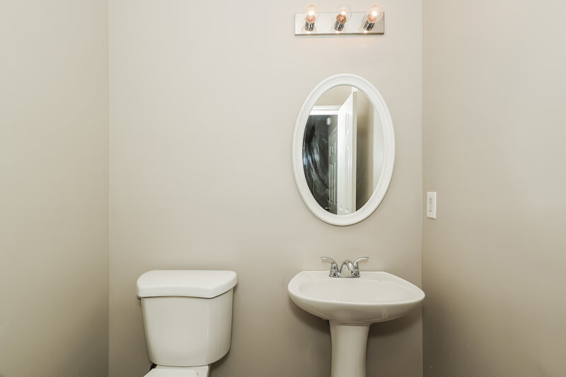 1,700/Mo, 1462 Riverrock Ct Riverdale, GA 30296 Bathroom View