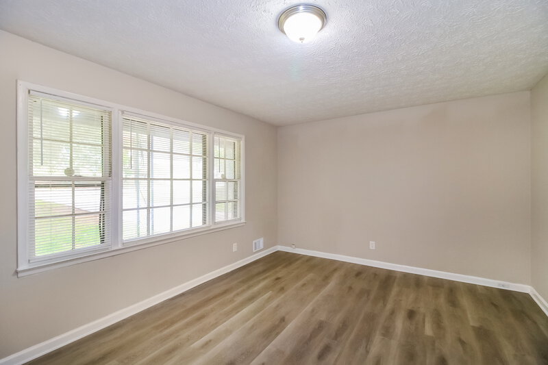 1,720/Mo, 233 Lucan Way Riverdale, GA 30274 Living Room View