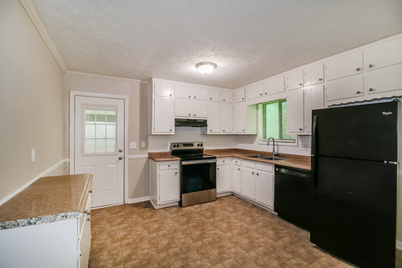 1,720/Mo, 233 Lucan Way Riverdale, GA 30274 Kitchen View 2
