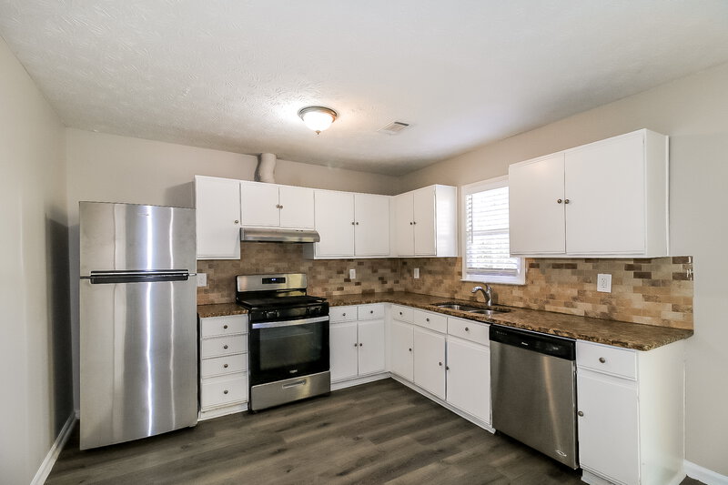 1,765/Mo, 2564 Snake Court Ellenwood, GA 30294 Kitchen View