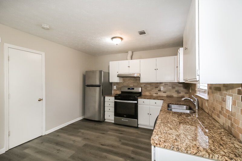 1,765/Mo, 2564 Snake Court Ellenwood, GA 30294 Kitchen View 2