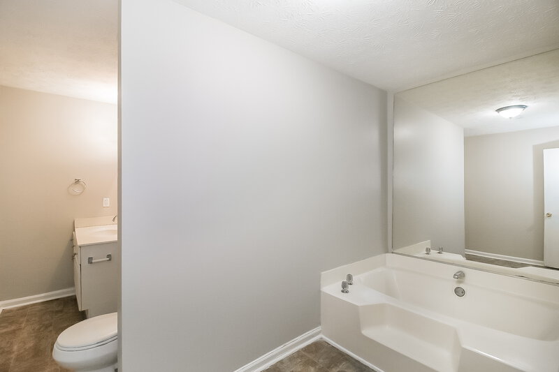 1,765/Mo, 2564 Snake Court Ellenwood, GA 30294 Main Bathroom View