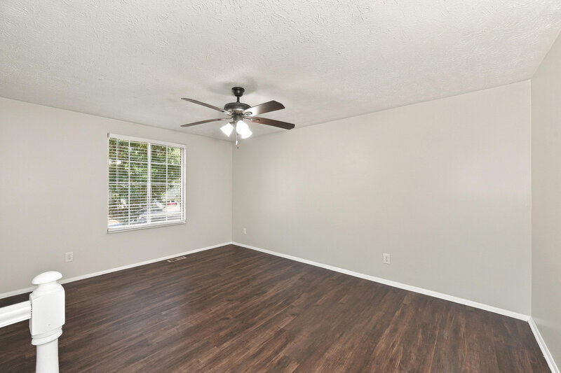 2,250/Mo, 6818 Graves Mill Drive Norcross, GA 30093 Living Room View