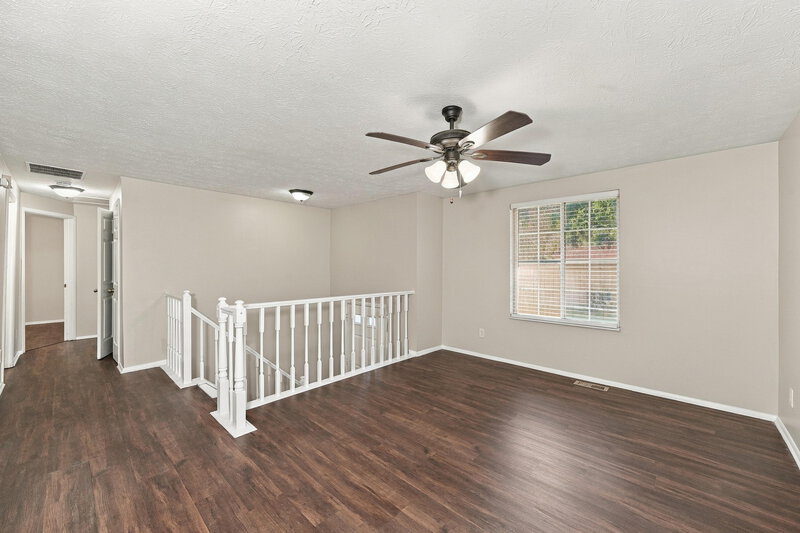 2,250/Mo, 6818 Graves Mill Drive Norcross, GA 30093 Living Room View 2