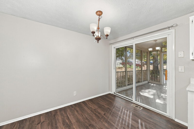 2,250/Mo, 6818 Graves Mill Drive Norcross, GA 30093 Dining Room View