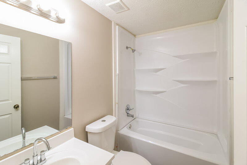 2,130/Mo, 6818 Graves Mill Drive Norcross, GA 30093 Main Bathroom View