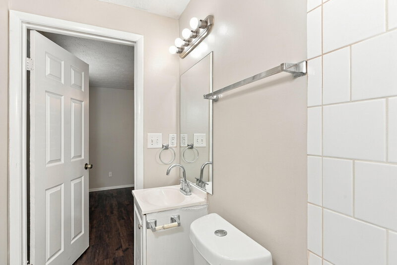 2,250/Mo, 6818 Graves Mill Drive Norcross, GA 30093 Primary Bathroom View