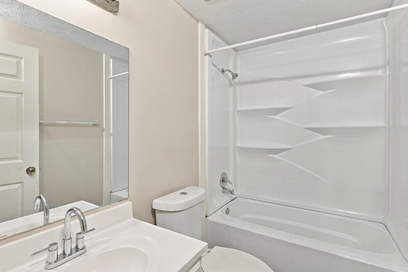 2,250/Mo, 6818 Graves Mill Drive Norcross, GA 30093 Bathroom View