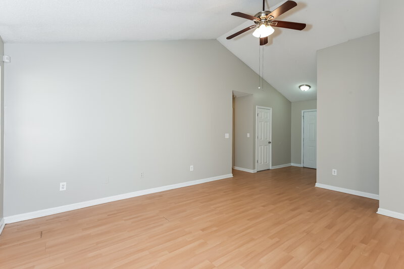 1,725/Mo, 702 Fair Harbor Drive Lithonia, GA 30058 Living Room View 2
