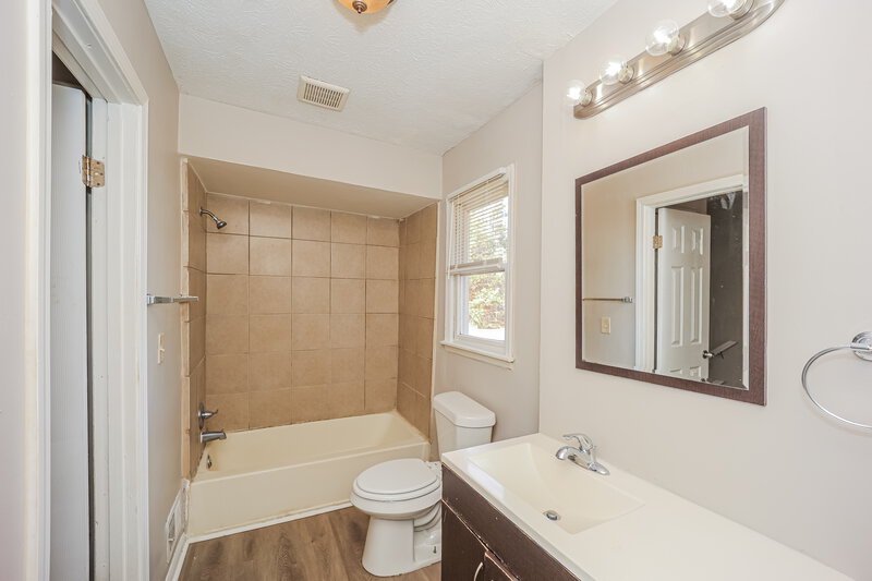 1,735/Mo, 6160 Connell Road Atlanta, GA 30349 Bathroom View