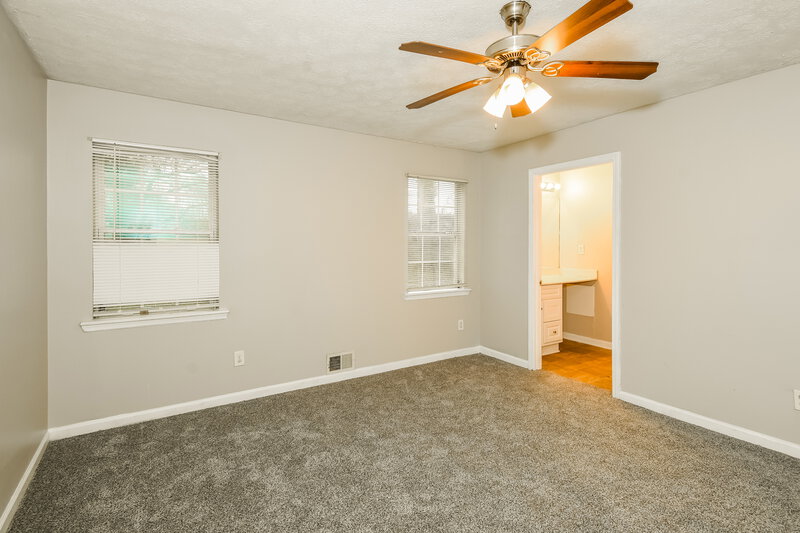 1,665/Mo, 3486 Thompson Drive NW Atlanta, GA 30331 Main Bedroom View 3