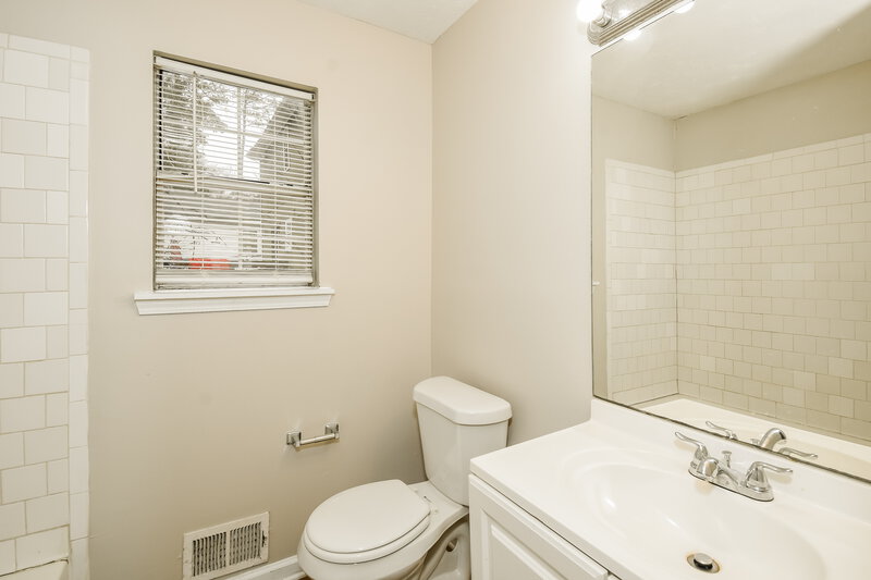 1,665/Mo, 3486 Thompson Drive NW Atlanta, GA 30331 Bathroom View