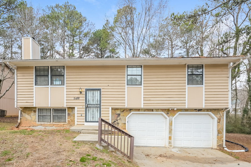 0/Mo, 5492 Mallard Trail Lithonia, GA 30058 External View