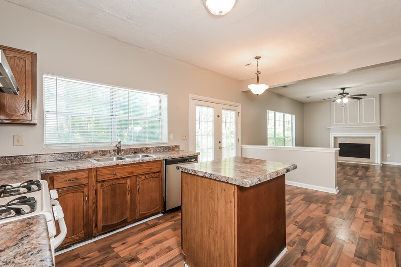 2,870/Mo, 3041 Savannah Bay Court Snellville, GA 30078 Kitchen View