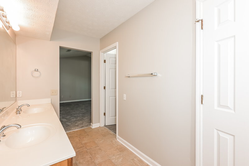 2,870/Mo, 3041 Savannah Bay Court Snellville, GA 30078 Main Bathroom View 2