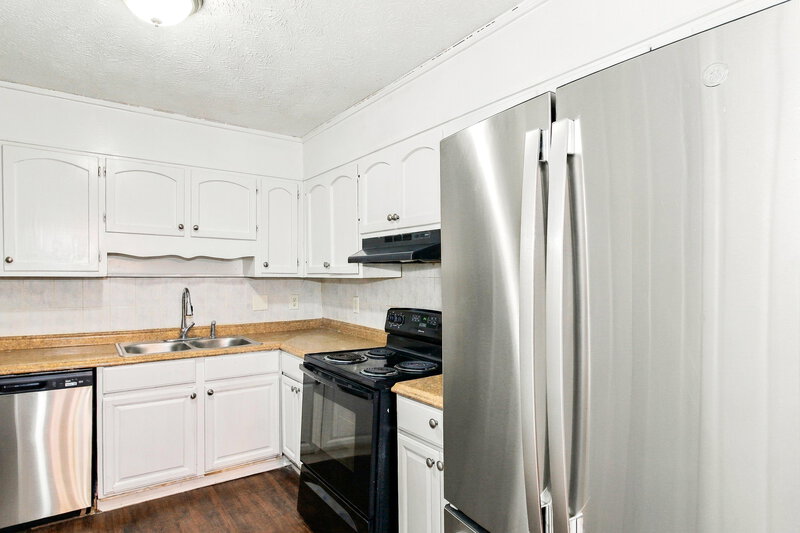1,665/Mo, 6908 Cedar Hill Court Riverdale, GA 30296 Kitchen View