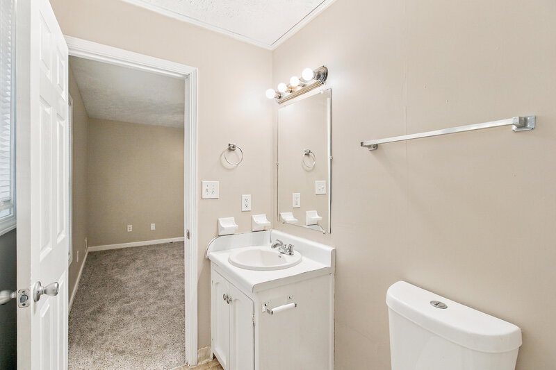 1,665/Mo, 6908 Cedar Hill Court Riverdale, GA 30296 Primary Bathroom View