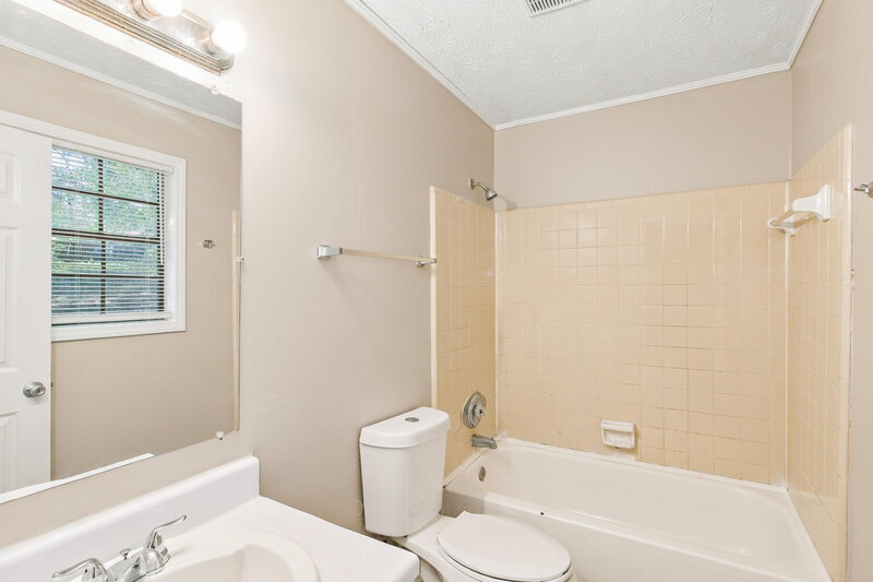 1,665/Mo, 6908 Cedar Hill Court Riverdale, GA 30296 Bathroom View