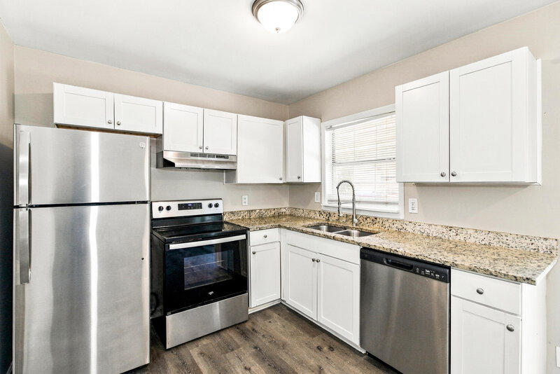 1,810/Mo, 6729 Fallawater Circle Riverdale, GA 30274 Kitchen View 2