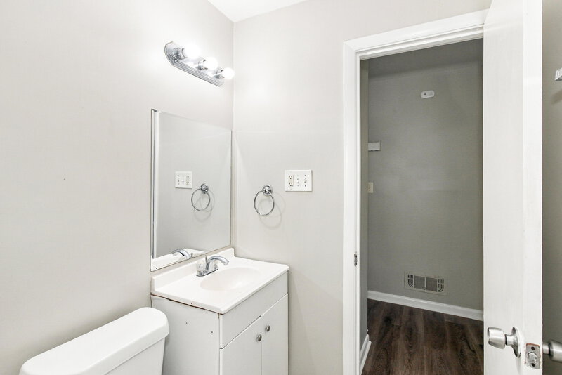 1,810/Mo, 6729 Fallawater Circle Riverdale, GA 30274 Bathroom View