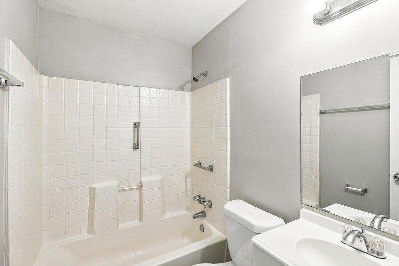 1,810/Mo, 6729 Fallawater Circle Riverdale, GA 30274 Bathroom View 2