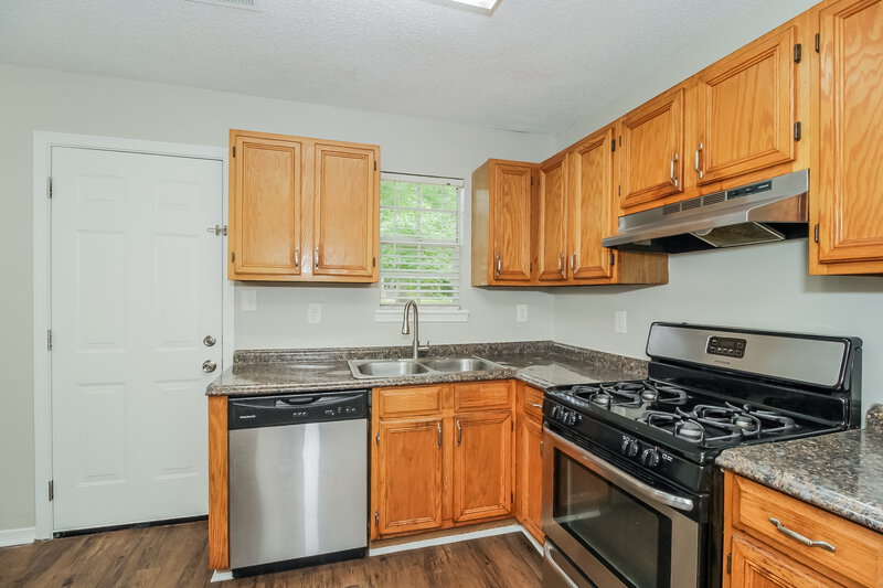 1,785/Mo, 2788 Herring Place Lithia Springs, GA 30122 Kitchen View