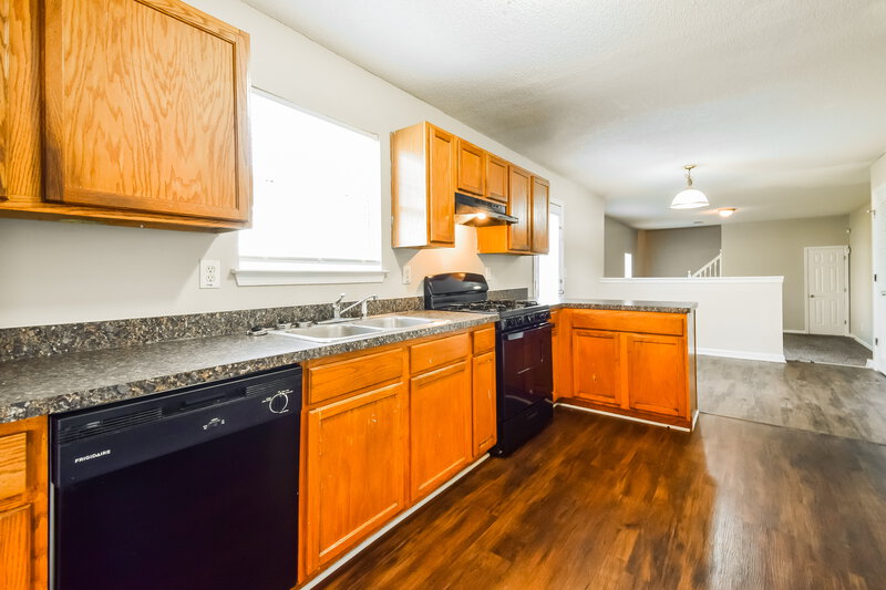 2,565/Mo, 6065 Hitt Lake Trail Stone Mountain, GA 30087 Kitchen View 2