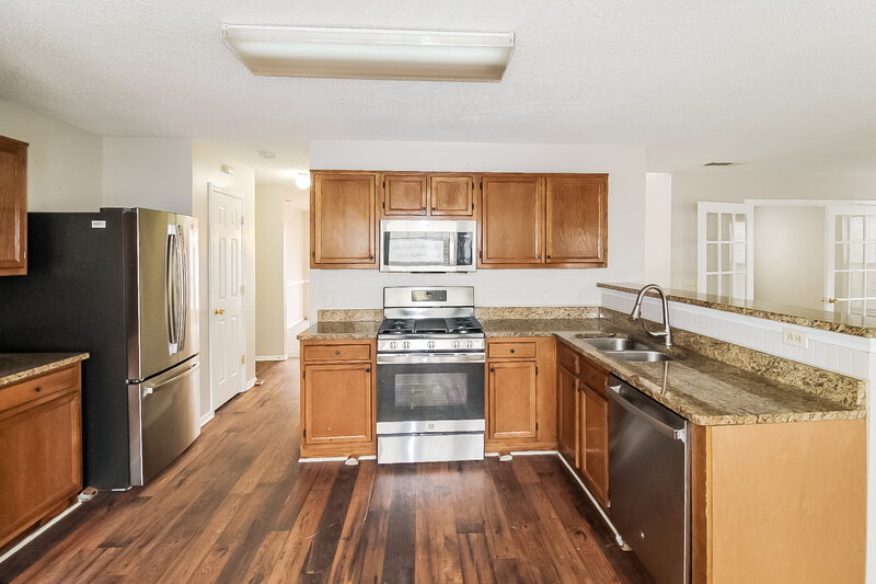 3,010/Mo, 1015 Redan Trace Stone Mountain, GA 30088 Kitchen View