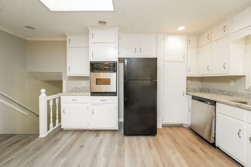 2,195/Mo, 3316 Concord Corner Conyers, GA 30013 Kitchen View 2