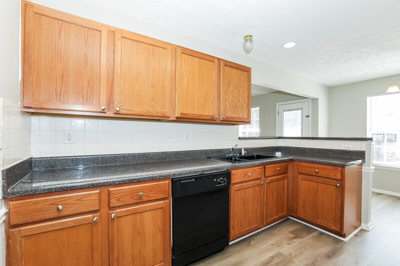 2,090/Mo, 4269 Ridgeside Terrace Snellville, GA 30039 Kitchen View