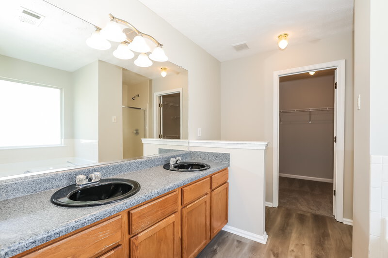 2,090/Mo, 4269 Ridgeside Terrace Snellville, GA 30039 Main Bathroom View