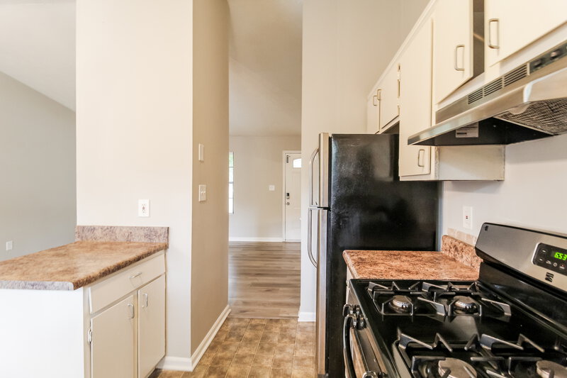 2,370/Mo, 5545 Rock Springs Road Lithonia, GA 30038 Kitchen View 2