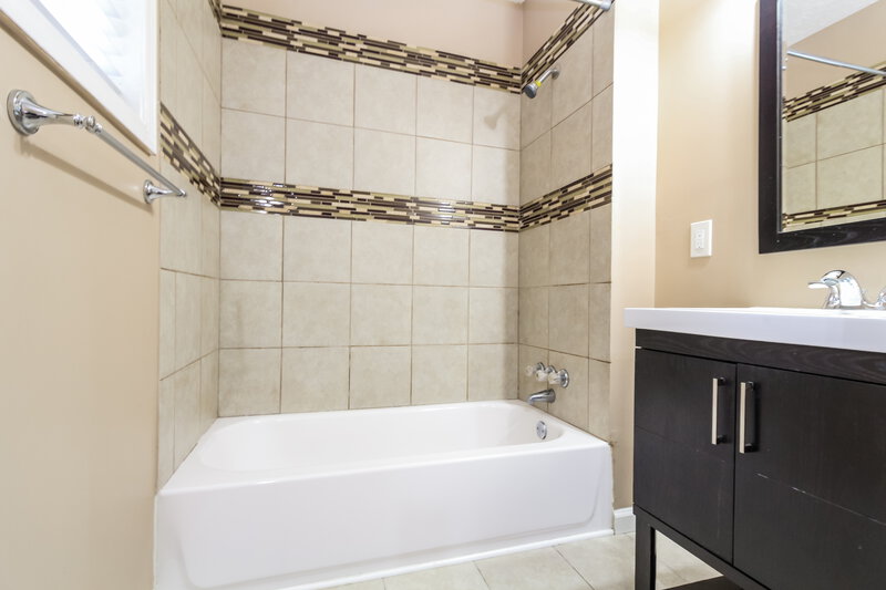 1,890/Mo, 600 Sherry Lane Loganville, GA 30052 Bathroom View 2