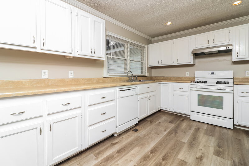 1,575/Mo, 5578 Owens Dr Austell, GA 30106 Kitchen View 2