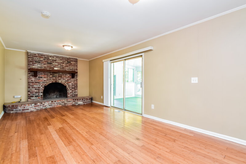 2,140/Mo, 3412 WARBLER Drive Decatur, GA 30034 Living Room View