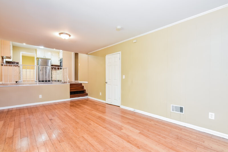 2,140/Mo, 3412 WARBLER Drive Decatur, GA 30034 Living Room View 2