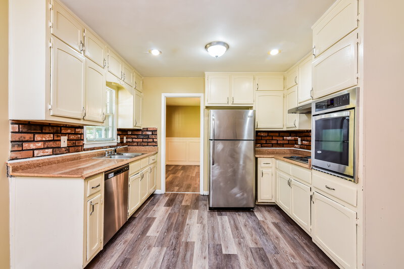 2,140/Mo, 3412 WARBLER Drive Decatur, GA 30034 Kitchen View